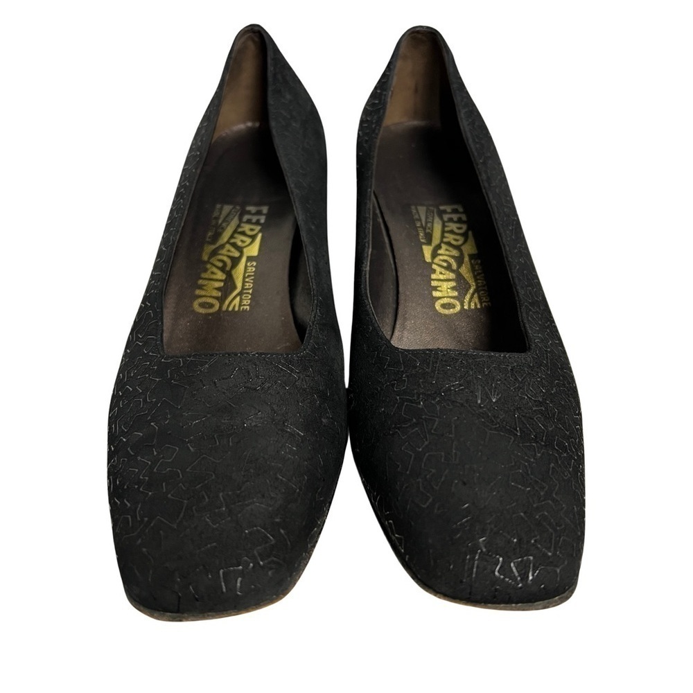 Salvatore Ferragamo Vintage 80s 90s Textured Black Leather Block Heel Pumps